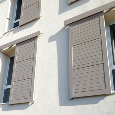 Volet coulissant bois à cadre panneau frise horizontale ou verticale, panneau plein